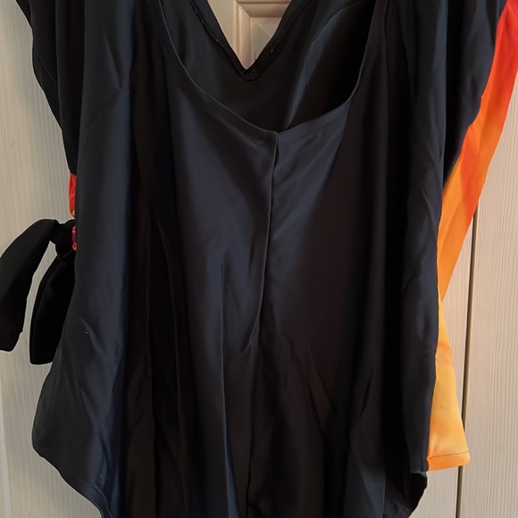 YBL Bathing Suit 22W With Matching Sarong - Picture 6 of 10